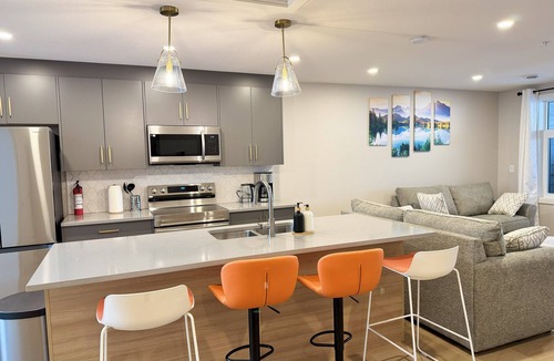 Harvie Heights Condo | Banff Gateway Townhouse, Hot tub and BBQ