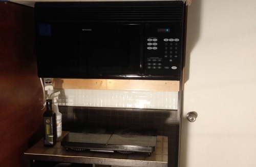 Wexford House | BASEMENT APARTMENT (1 Bedroom-2 Beds)