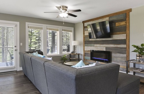 West Kelowna Estates House | Bear Creek Escape