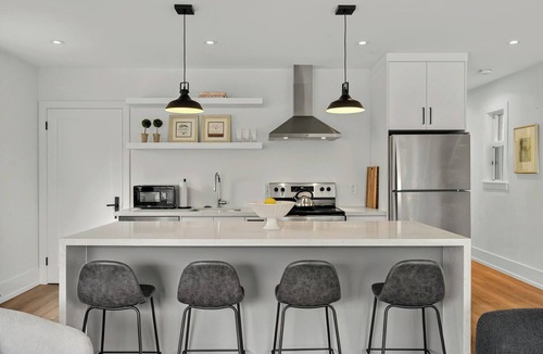 Wychwood Apartment | Beautiful 2nd floor apartment, minutes from transit, restaurants, pet-friendly.