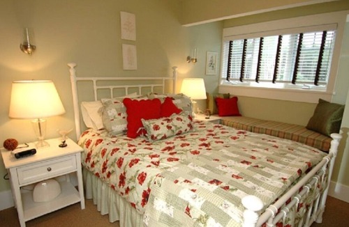 Baysville Villa | Beautiful 3 bdrm + den Villa on Lake of Bays