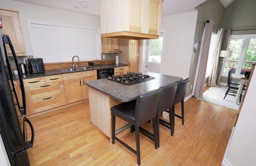 Parry Sound Cottage | Beautiful 5 bedrooms waterfront cottage sits on a private 4 acres wooded lot!