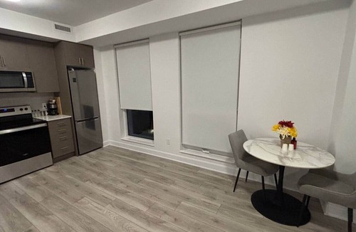 Oakville Apartment | Beautiful apartment for friends and family