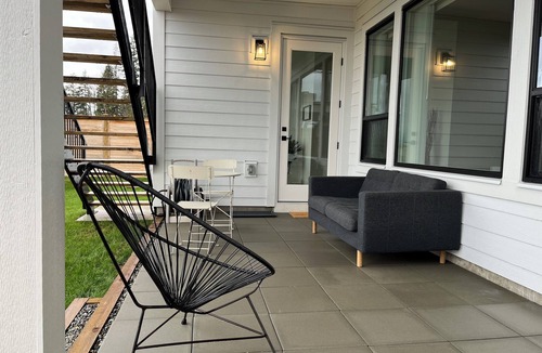 Burke Mountain Apartment | Beautiful, bright and brand new suite-apartment