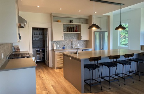 Silver Star Mountain House | Beautiful New Luxury Home - Close to The Village - Amazing Ski In/Out too.