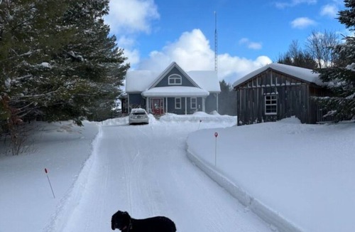 Flesherton House | Beautiful chalet 11 minutes from BVSC, ski season (Dec-March, dates negotiable)