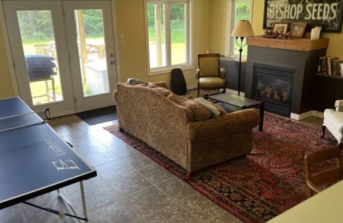 Flesherton House | Beautiful chalet 11 minutes from BVSC, ski season (Dec-March, dates negotiable)