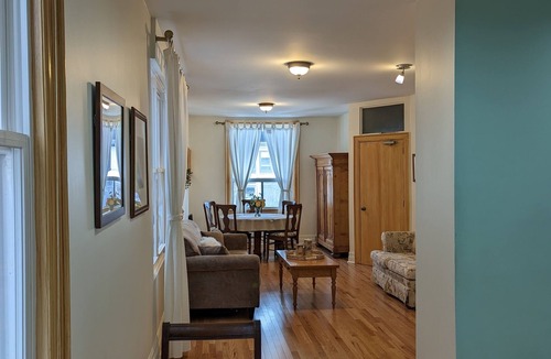 Riverdale Apartment | Beautiful Comfortable Riverdale Home. Now 20% discount for stays over 30 days
