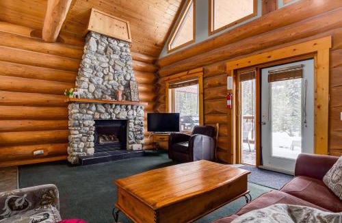 Golden Ski Chalet | Beautiful Cottage In The Heart Of The Rockies