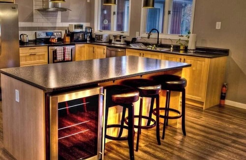 Corbyville House | Beautiful Cottage with Fire Pit and Barbecue in Belleville, Ontario