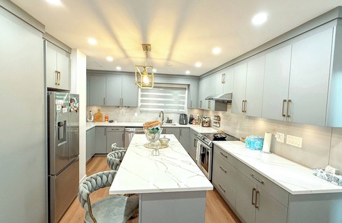 Maple Ridge House | Beautiful home for your short term stay