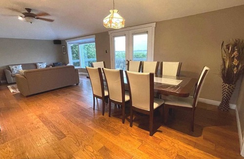 Kirkfield House | Beautiful Lake Front Cottage With A VIEW