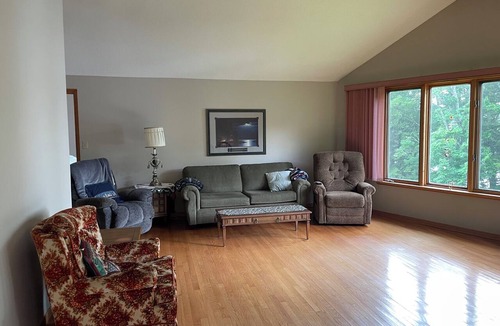 Loring House | Beautiful Lakeside Retreat on Caribou Lake with Stunning Sunsets, Fishing & More