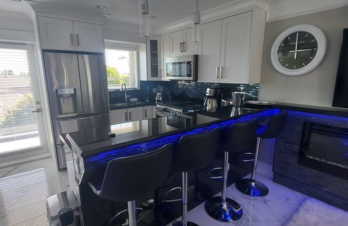 East Side House | Beautiful Luxury 3 Bedroom Townhouse
