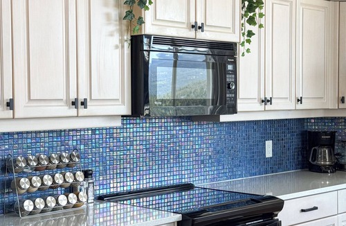 Black Mountain House | Beautiful Mountain & Lake Views/Upper Level Home/King Bed/Sleeps 5