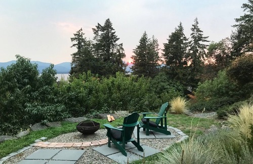Salt Spring Island Cabin | Beautiful, Serene 1 - 2 Bedroom Salt Spring Suite With a South-Western View