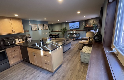 East Kootenay Apartment | Beautiful Suite In Cranbrook, the Kooteney's Premier Short-Term Rental