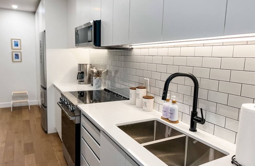 Grandview-Woodland House | Beautiful three bedroom suite for work or play near vibrant Commercial Drive!