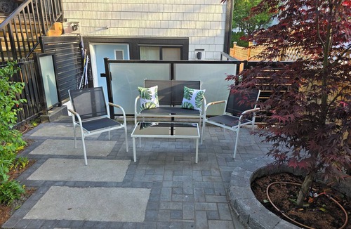 Grandview-Woodland House | Beautiful three bedroom suite for work or play near vibrant Commercial Drive!