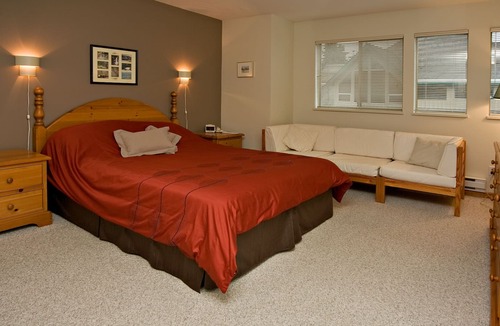 Village North House | Beautiful two bed two bath townhouse located just outside the village