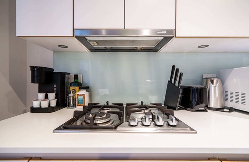 Chinatown Apartment | Beautiful Unit in Downtown Vancouver