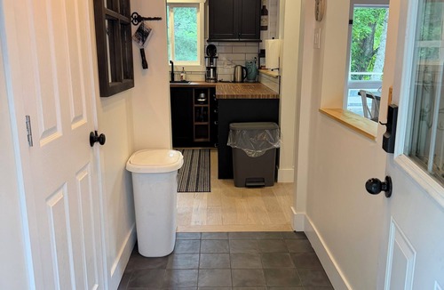 Utterson Cottage | Beautifully Renovated Muskoka Cottage with Hot Tub on Pristine Skeleton Lake