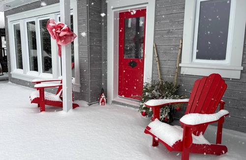 Val-des-Monts House | Beauty, tranquility, spa, winter wonderland