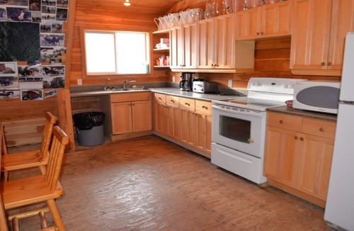 Invermere House | Best Cozy Barn in the Canadian Rocky Mountains with private Hot Tub + bon fires