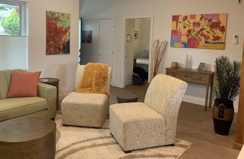 Oliver House | Bevies Casa A Wine Getaway, Come explore the Deep South of the Okanagan