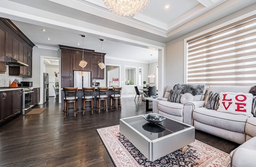 Cooksville House | Big House near China Town, Airport, Mississauga South