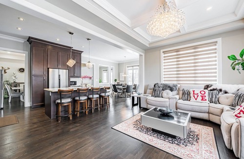 Cooksville House | Big House near China Town, Airport, Mississauga South