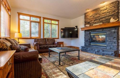 East Kootenay Ski Chalet | Black Diamond Chalet by Fernie Central Reservations