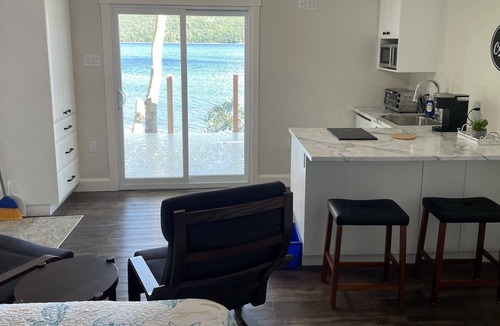 King's Point House | Bliss by da Bay Deluxe suite 4