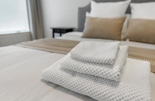 Ottawa Division Apartment | Bliss Modern Luxury 3BED entire townhome PLUS FREE PARKING