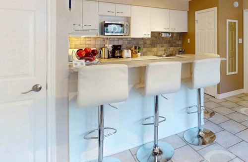 Craigleith Condo | Blue Vibes Only: Pool, Hot Tub, Tennis!
