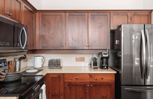 Nordic Estates Apartment | Bluffs - Luxury 2 Bed Ski in Ski out - Views!