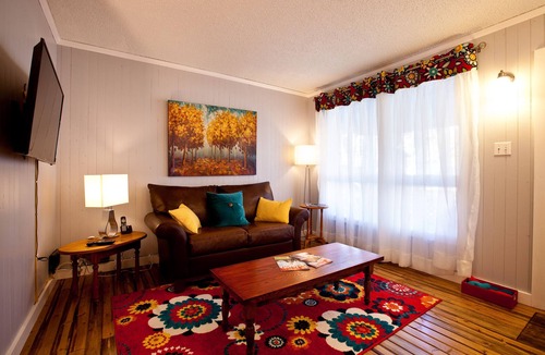 Haileybury House | Book a home rental as a hotel alternative for your next vacation in Haileybury.