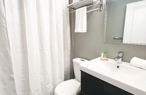 South London Apartment | Boutique Bliss in the Heart of Wortley Village