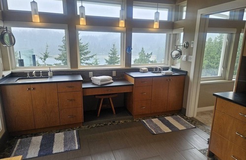 Bowen Island House | Bowen Island Ocean Retreat | Whole House | Hot Tub