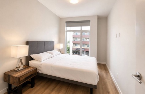 Booktown Hotel | Brand New 3-Bedroom Suite in the Heart of Sidney!