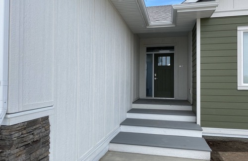 Mountain View House | Brand new beautiful home with best view outside of Waterton Park. UPPER suite.