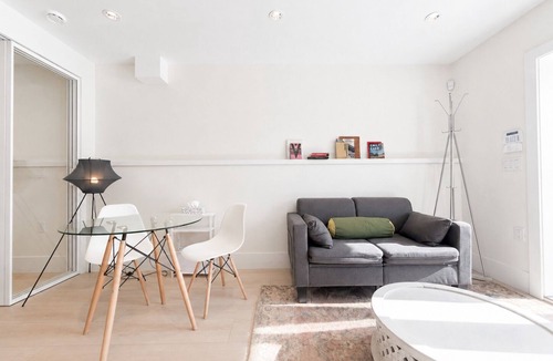 Mount Pleasant Apartment | Brand new cozy modern guest suite in vibrant Mount Pleasant, Vancouver.