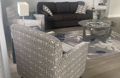 Niagara Falls House | Brand New Spacious Townhome - Near top Wineries and Attractions ; pet Friendly