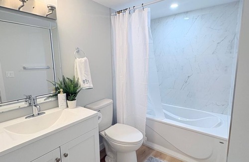 Okotoks House | Brand new spacious 2-bedroom walkout suite - Sunshine Oasis - Family friendly!
