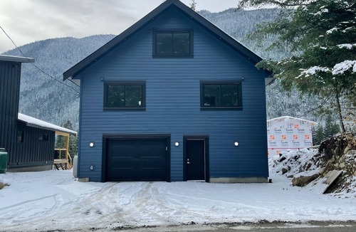 Eastern Hillsides House | Brand New Spacious 5-Bed Retreat in Sunshine Valley