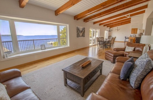 Tay House | Breathtaking 5 bedroom Waterfront Home With Hot Tub!