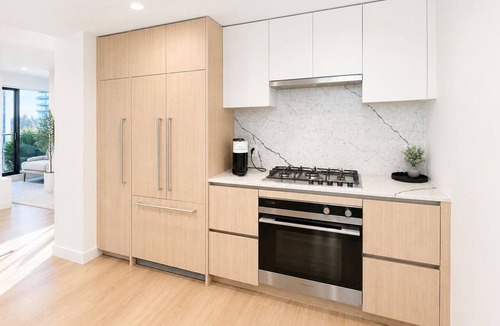 Burnaby Apartment | Brentwood Skyline Garden Suite