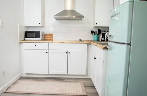 Sudbury House | Bright and Cozy Basement Oasis in the Minnow Lake area