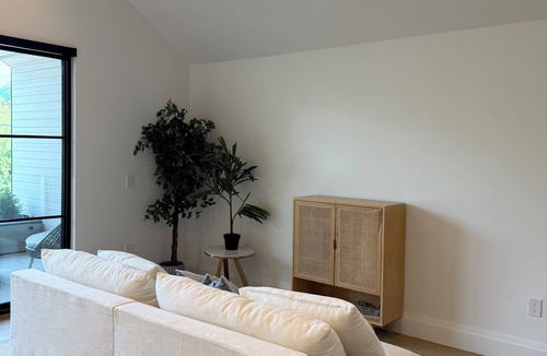 Westbank Apartment | Bright Beach Studio – Steps from Ocean Access | King Bed + Patio