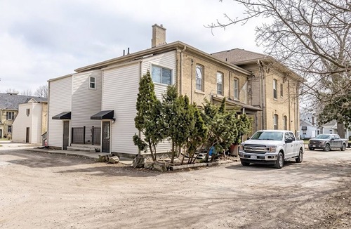 Downtown London Apartment | Bright & Comfortable 2BR Apartment | On-Site Parking